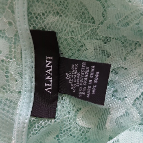 Asymmetrical Floral Lace Top With Matching Tank - Picture 5 of 7